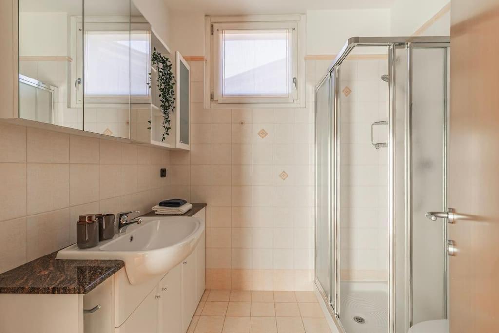 קומו Appartamento Bellavista Con Ac E Posto Auto A Brunate מראה חיצוני תמונה
