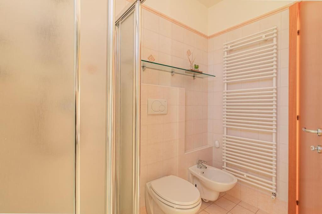 קומו Appartamento Bellavista Con Ac E Posto Auto A Brunate מראה חיצוני תמונה